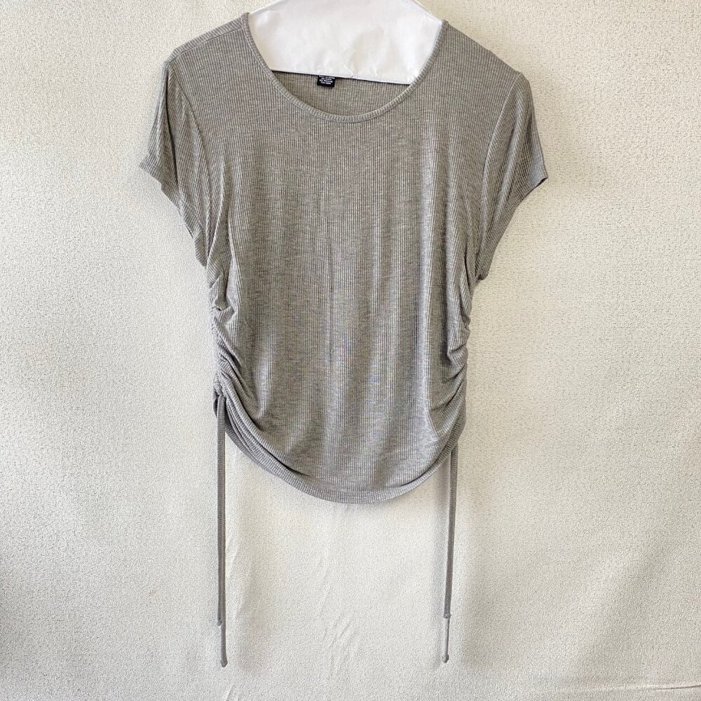 Rue21 Ladies Size XL Cap Sleeve Blouse Gray With Shoe String Ties on Sides